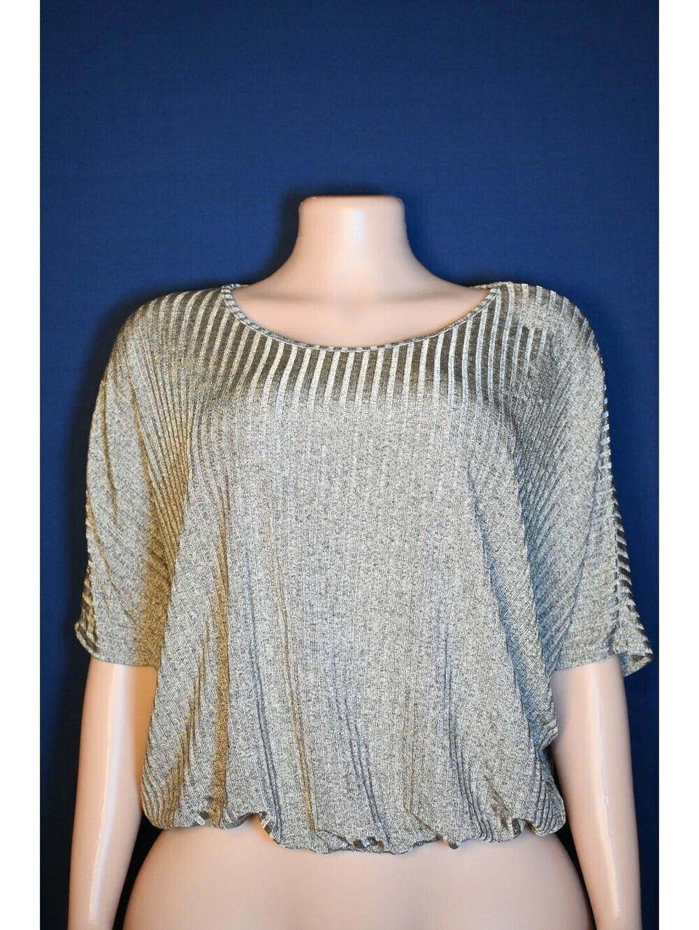 ESPRESSO Metallic Silver Poncho Top Women's Size M Batwing Sleeve Shimmer